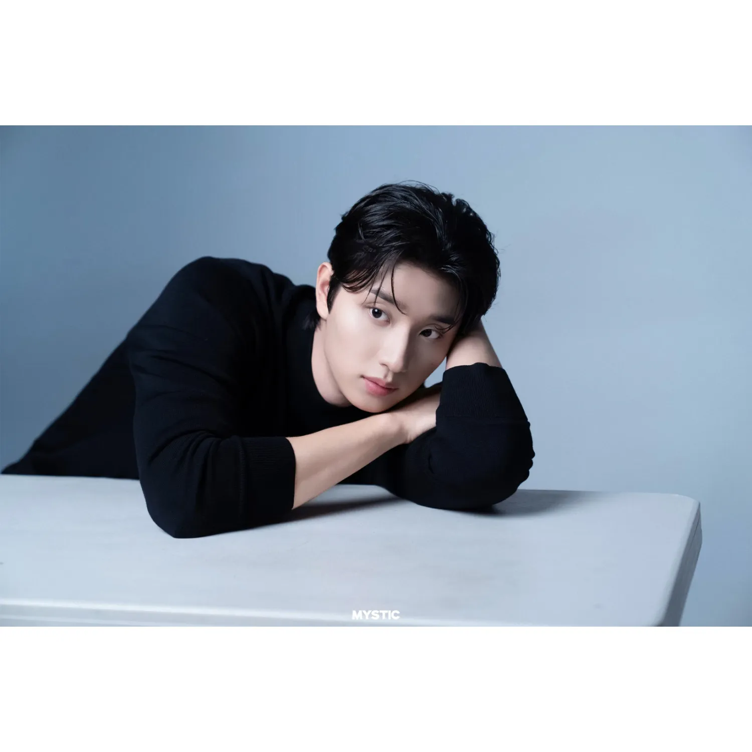 Behind-the-scenes cut of Kim Jaewon