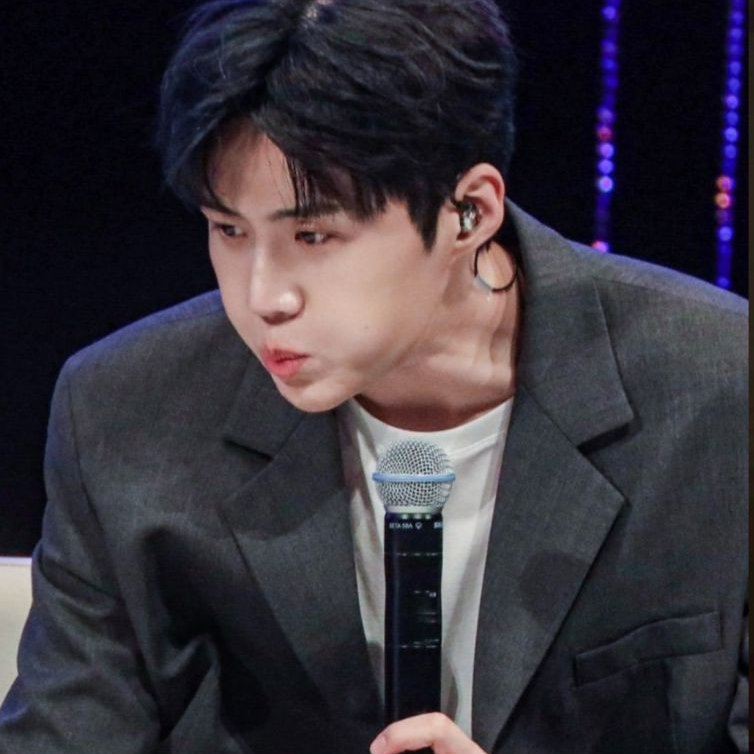 Behind-the-scenes cut of Kim Seonho