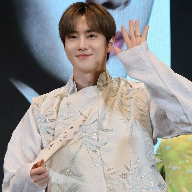 A moment captured by a fan of Suho