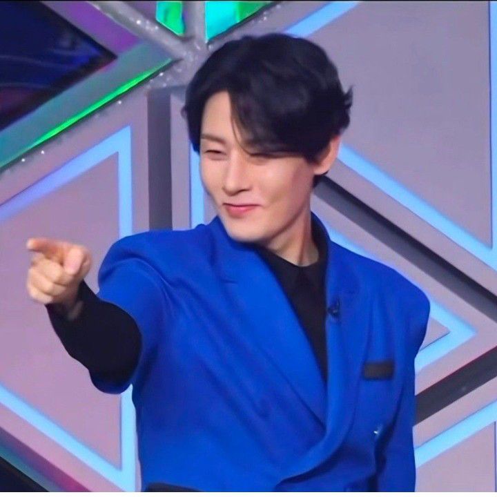 Behind-the-scenes cut of Kang Moonkyung