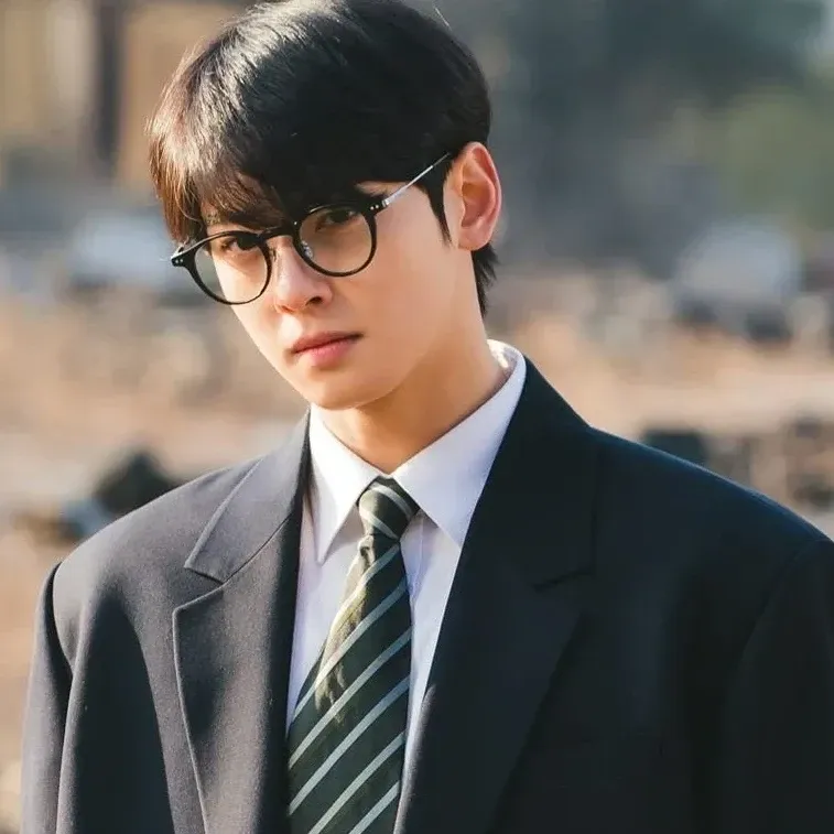 Latest photo of Cha Eunwoo
