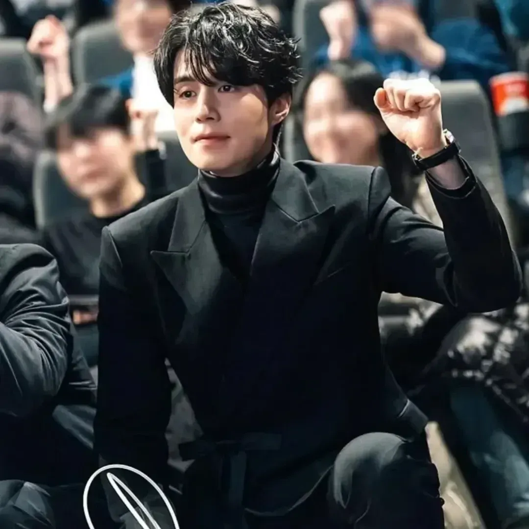 Behind-the-scenes cut of Lee Dongwook