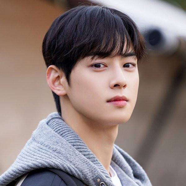 Latest photo of Cha Eunwoo