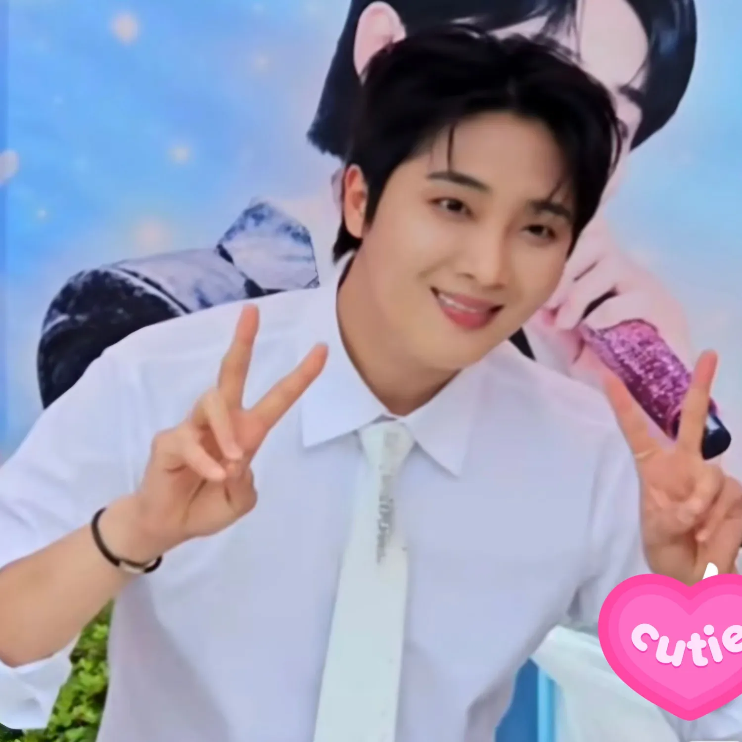 Behind-the-scenes cut of Hwang Yunsung