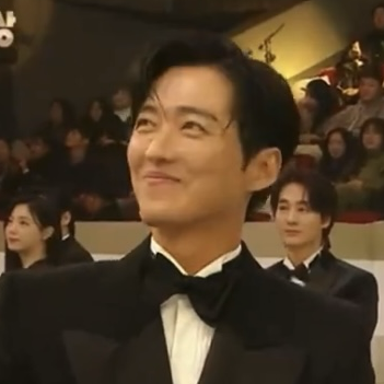 Behind-the-scenes cut of Namkoong Min