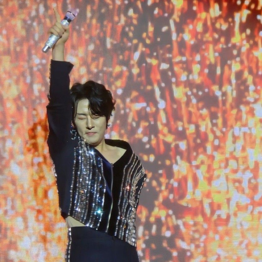 Behind-the-scenes cut of Kang Moonkyung