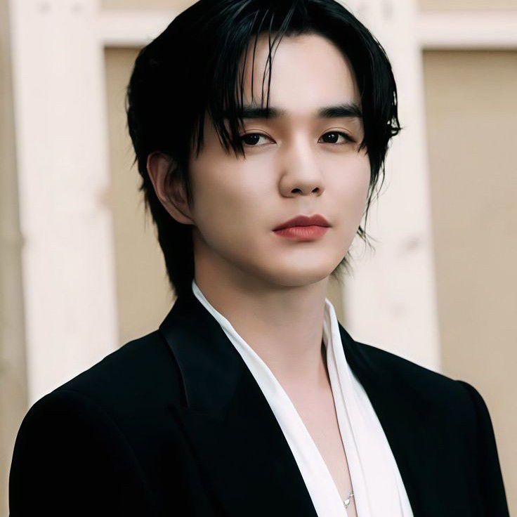 Recent activity shot of Yoo Seungho