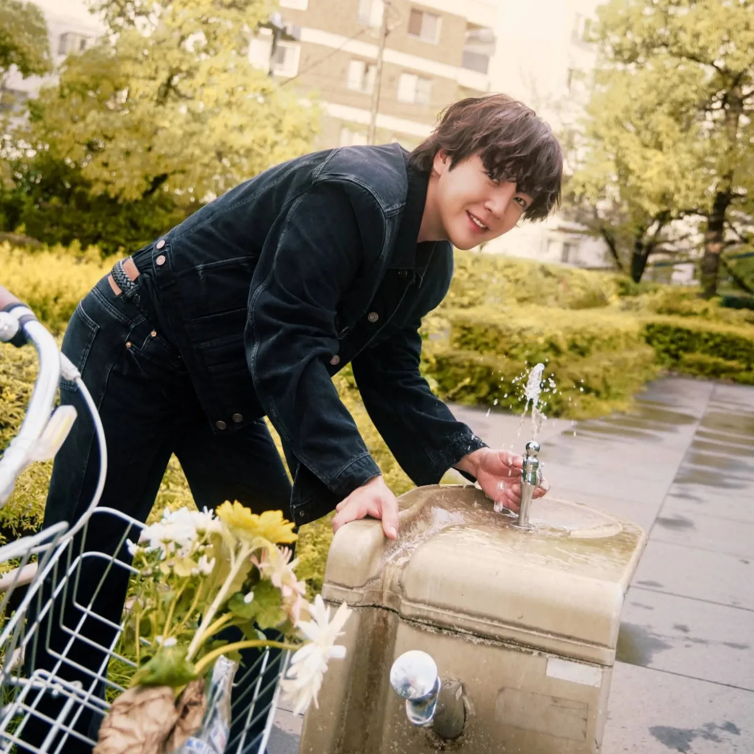 Behind-the-scenes cut of Jang Geunsuk