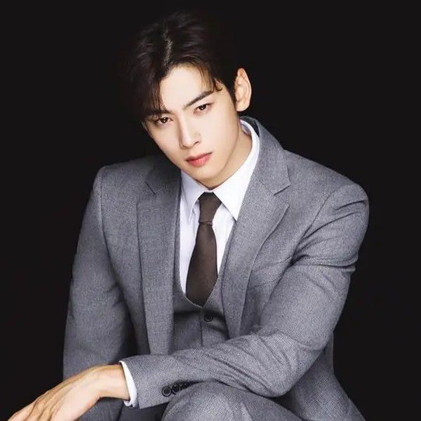 Latest photo of Cha Eunwoo