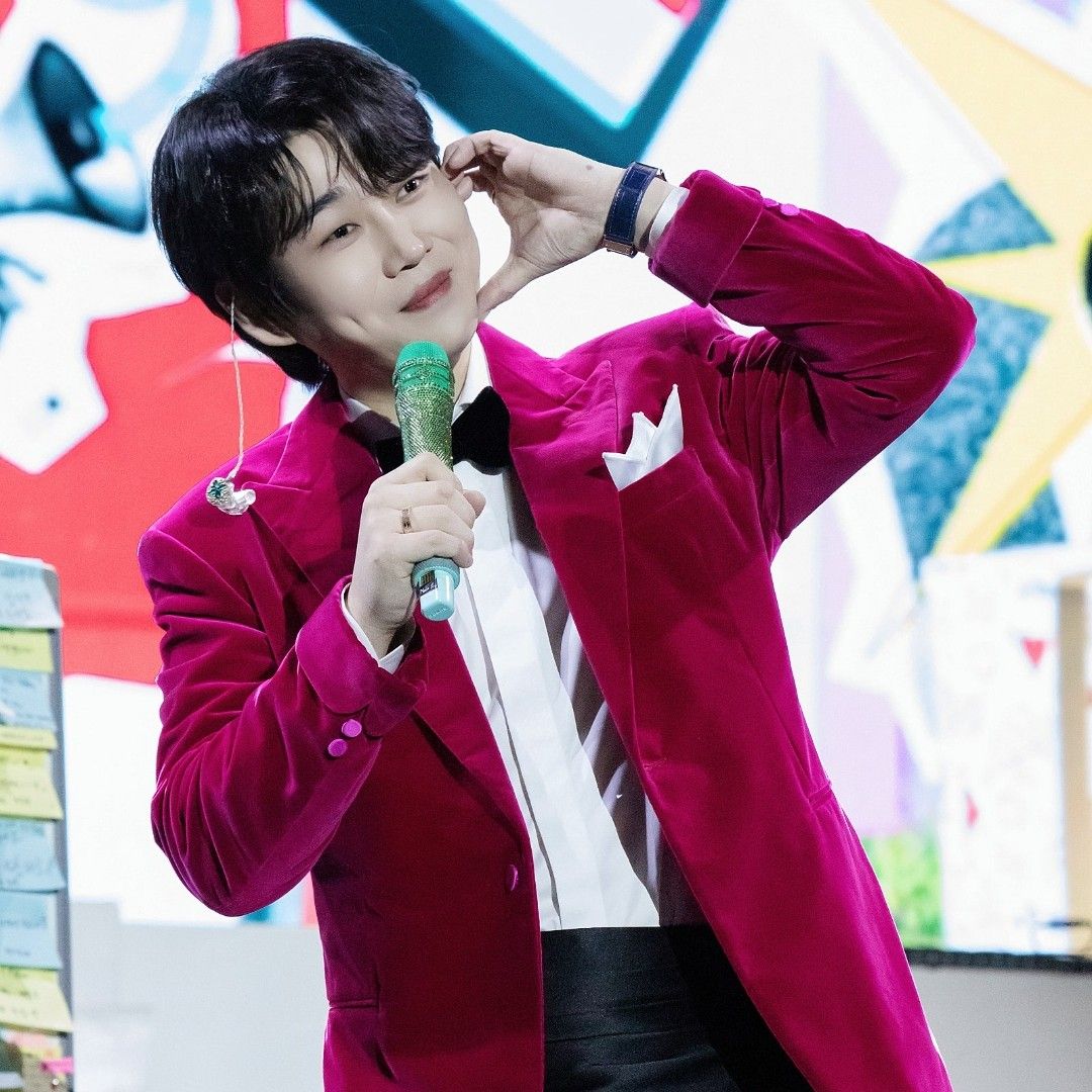 A moment captured by a fan of Hwang Youngwoong