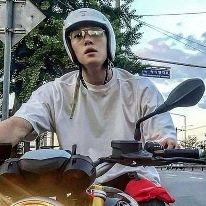 Behind-the-scenes cut of Ji Changwook