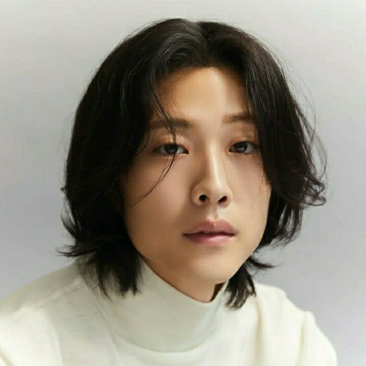 Recent activity shot of Lee Jongwon