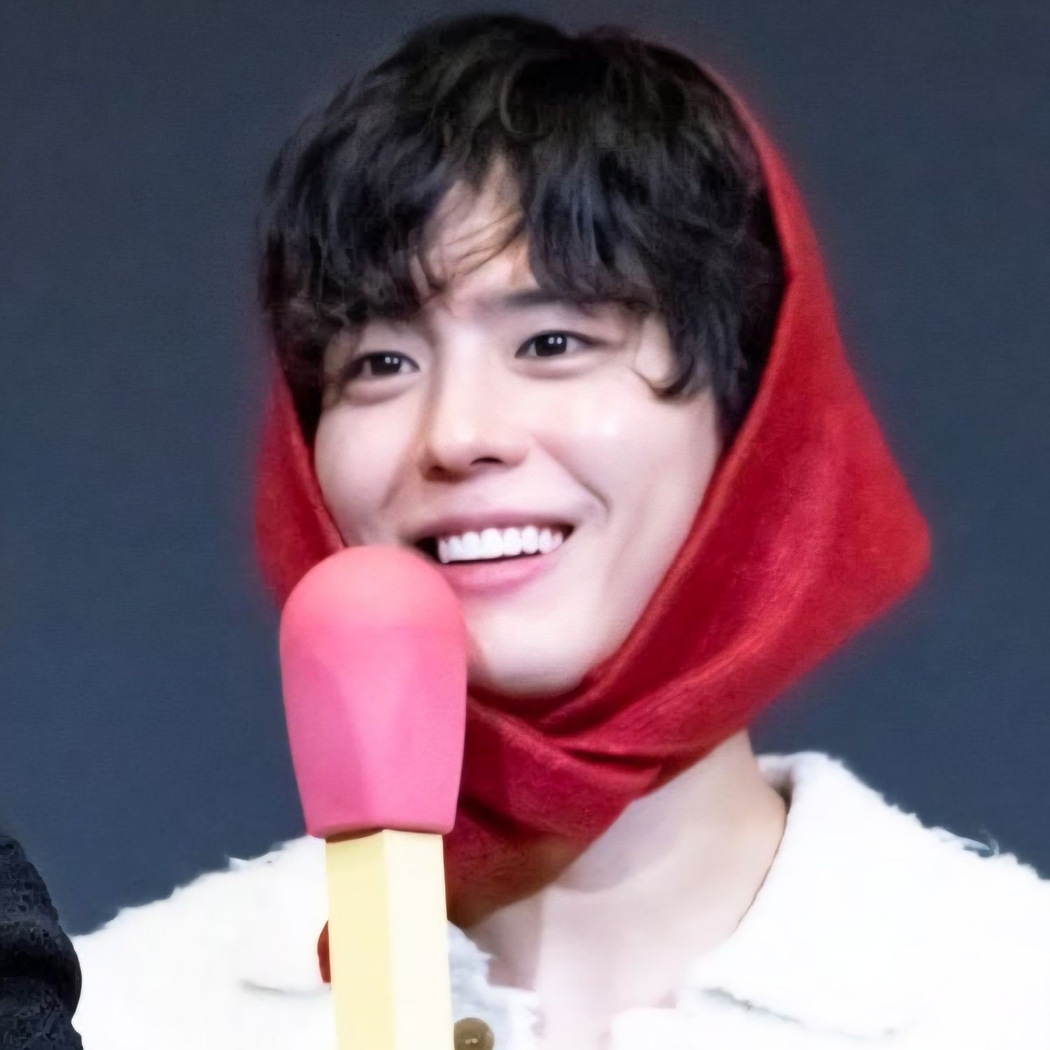 A moment captured by a fan of Park Bogum