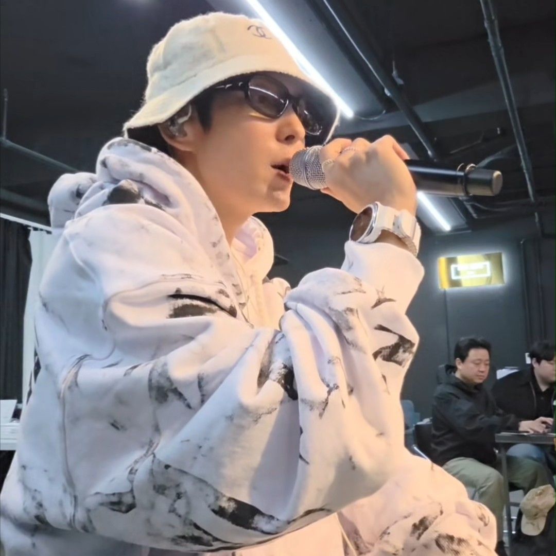 Recent activity shot of Lee Joongi