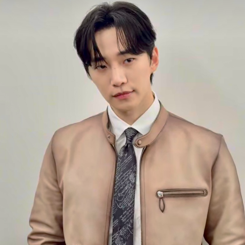 Foto kegiatan terbaru dari Lee Junho
