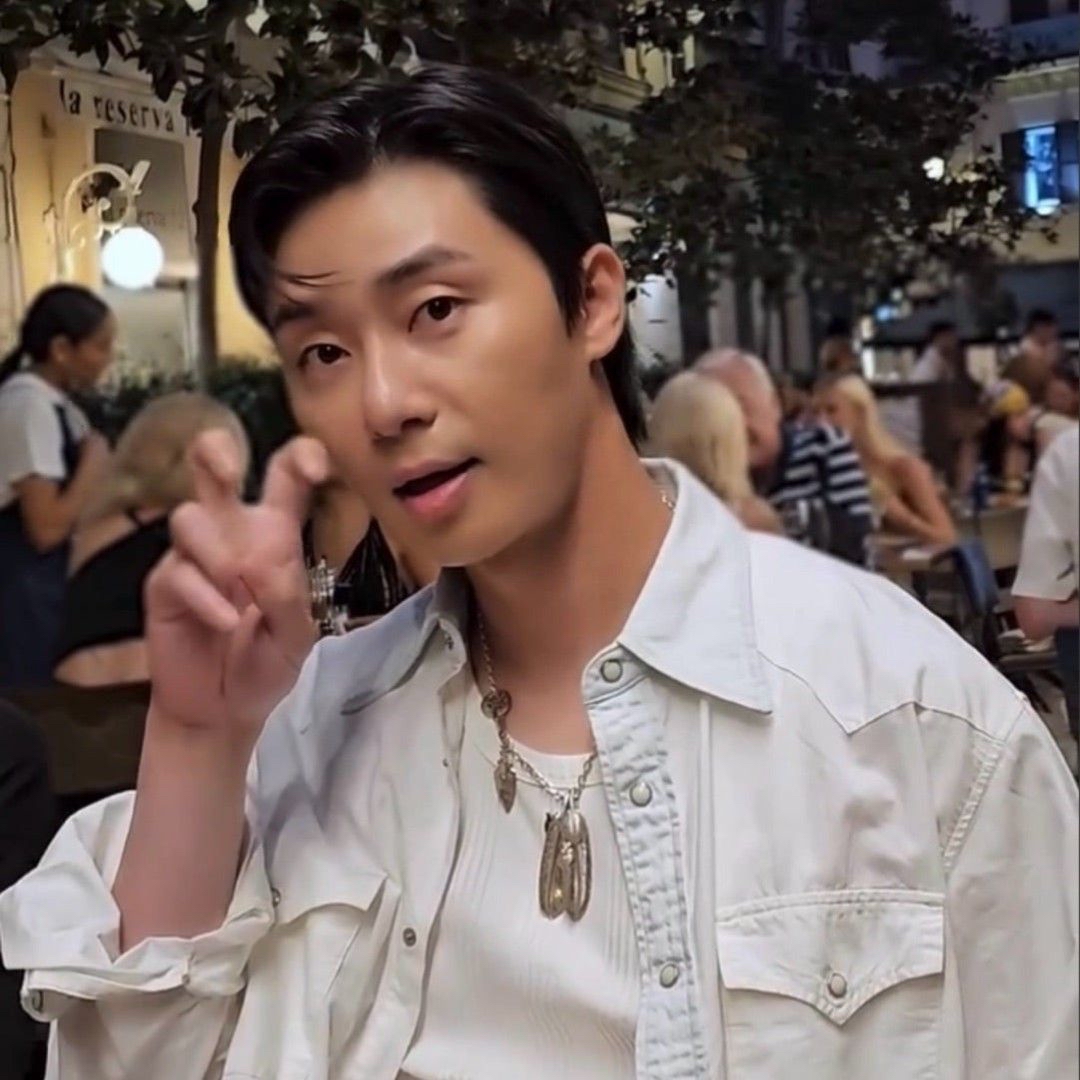 Behind-the-scenes cut of Park Seojoon