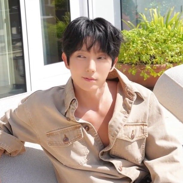 A moment captured by a fan of Lee Joongi