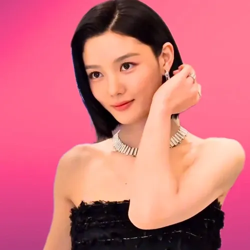 Behind-the-scenes cut of Kim Youjung