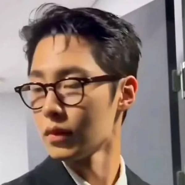 Latest photo of Lee Jaewook