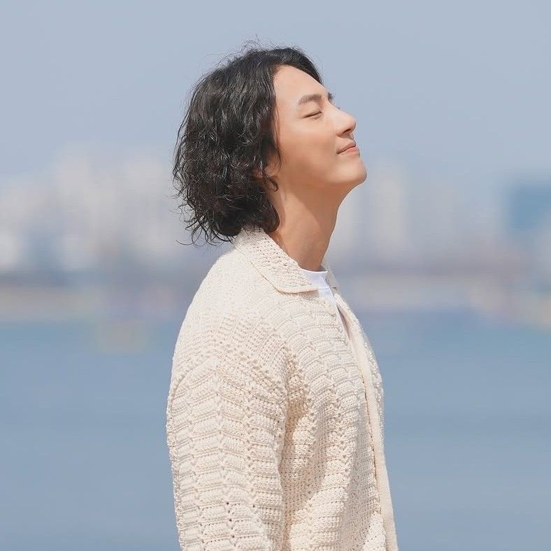 Recent activity shot of Yoon Shiyoon