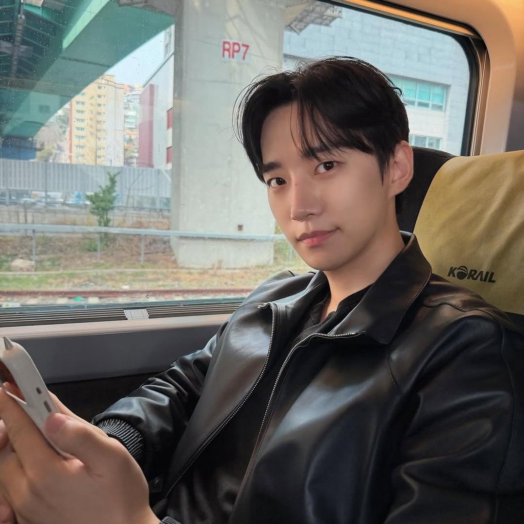 Recent activity shot of Lee Junho