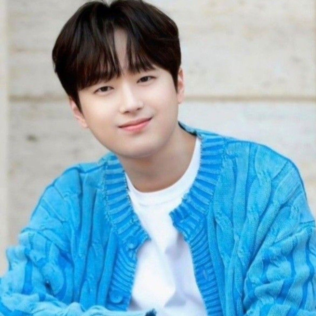 李灿元的最新照片