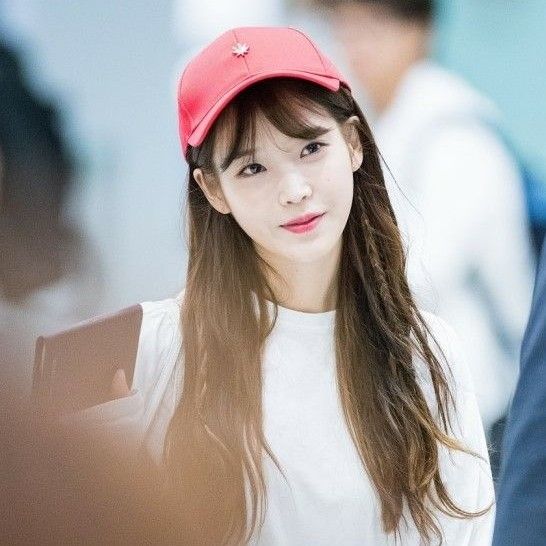 Cuplikan di balik layar dari IU
