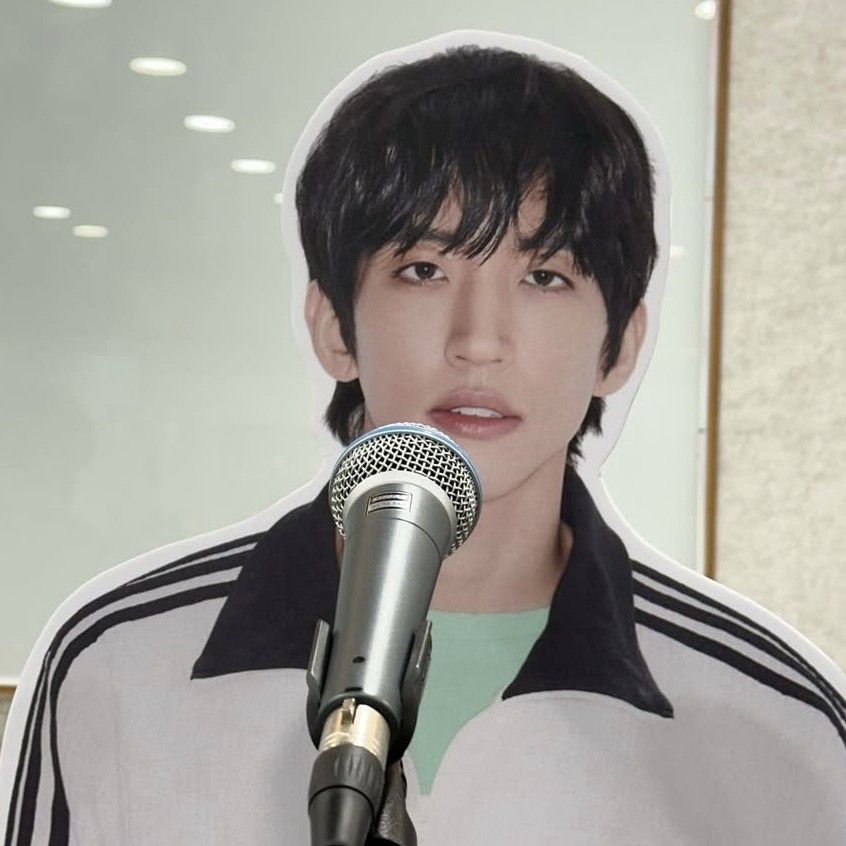 A moment captured by a fan of Lee Seungyoon