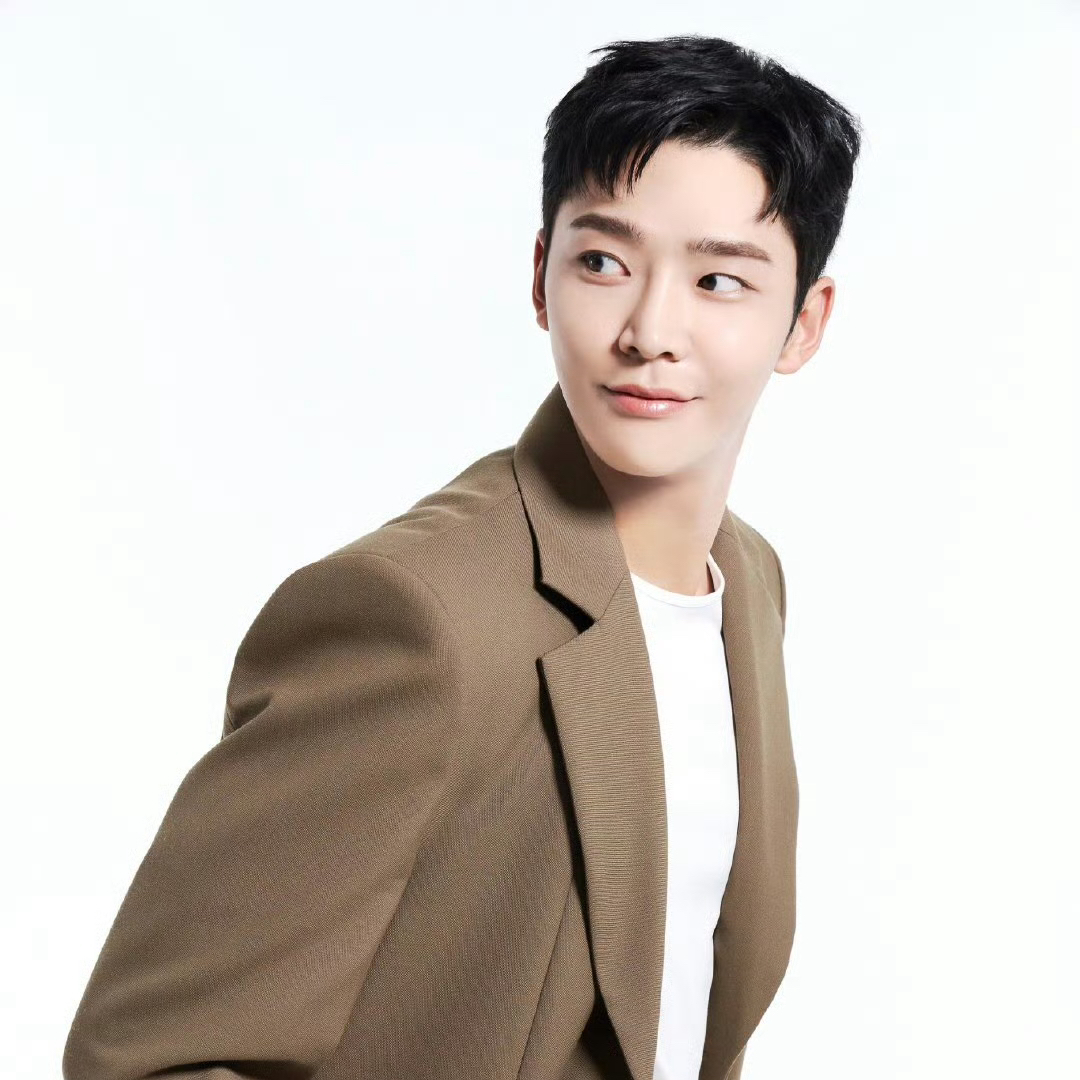 Momen yang diabadikan oleh penggemar Rowoon