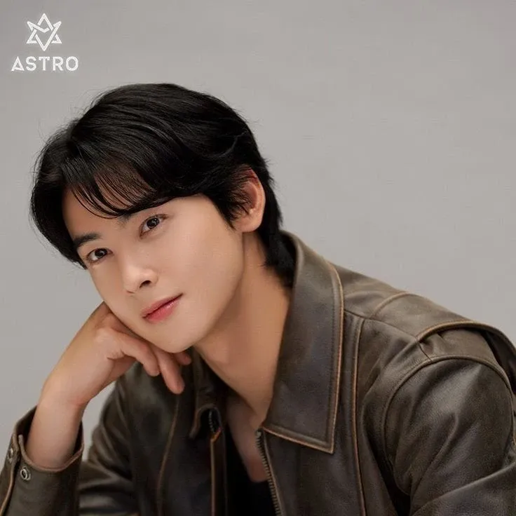 A moment captured by a fan of Cha Eunwoo