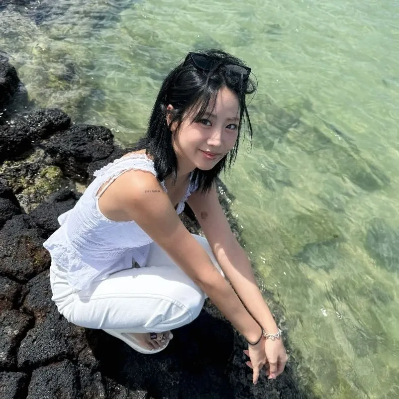 Latest photo of Kang Hyeyeon