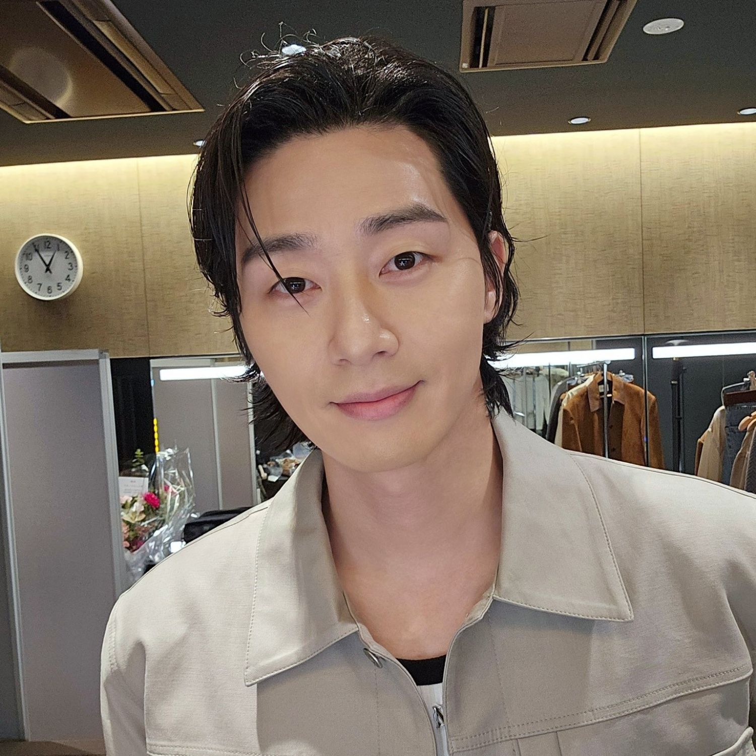 A moment captured by a fan of Park Seojoon