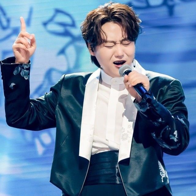 A moment captured by a fan of Min Soohyun