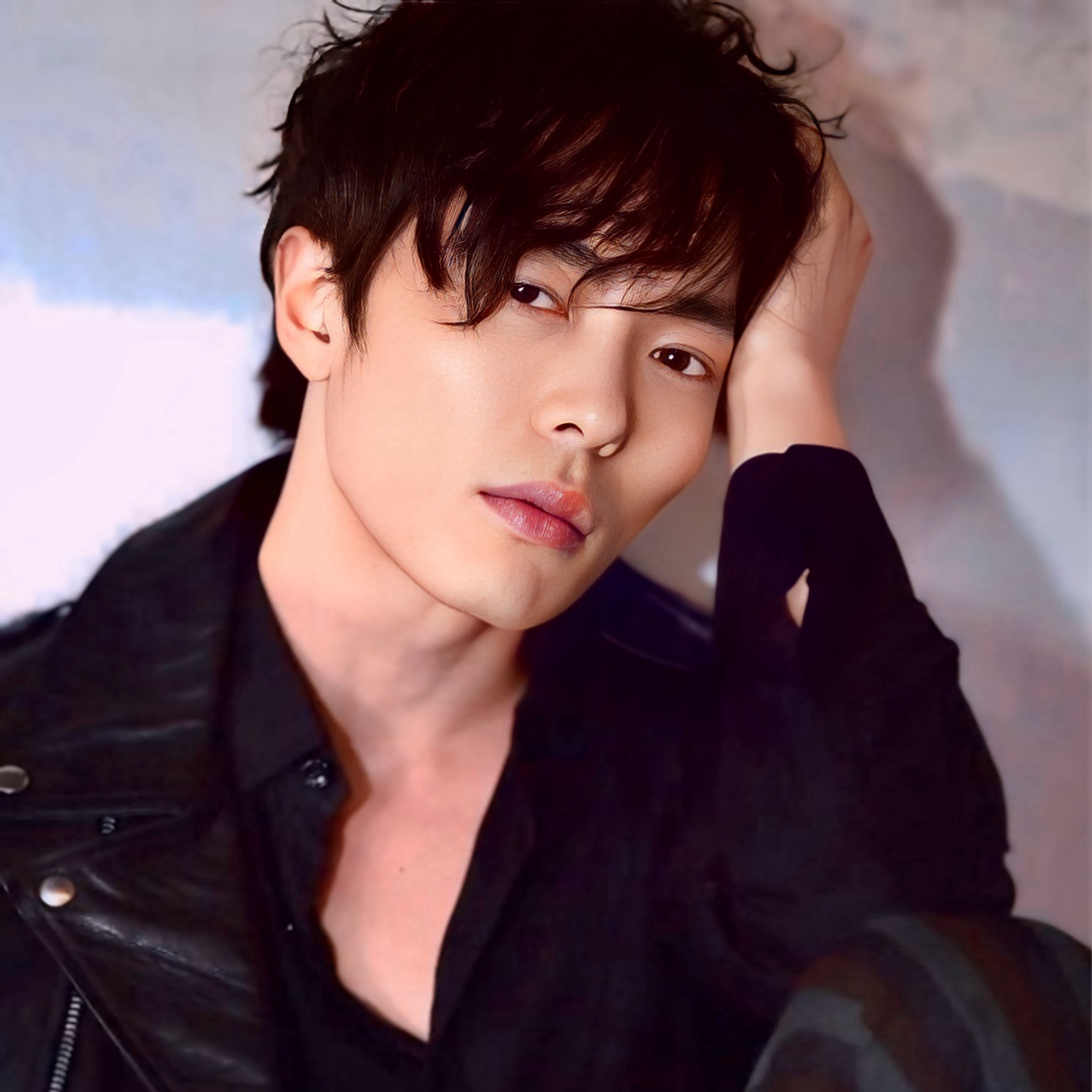 Behind-the-scenes cut of Kim Jaewook