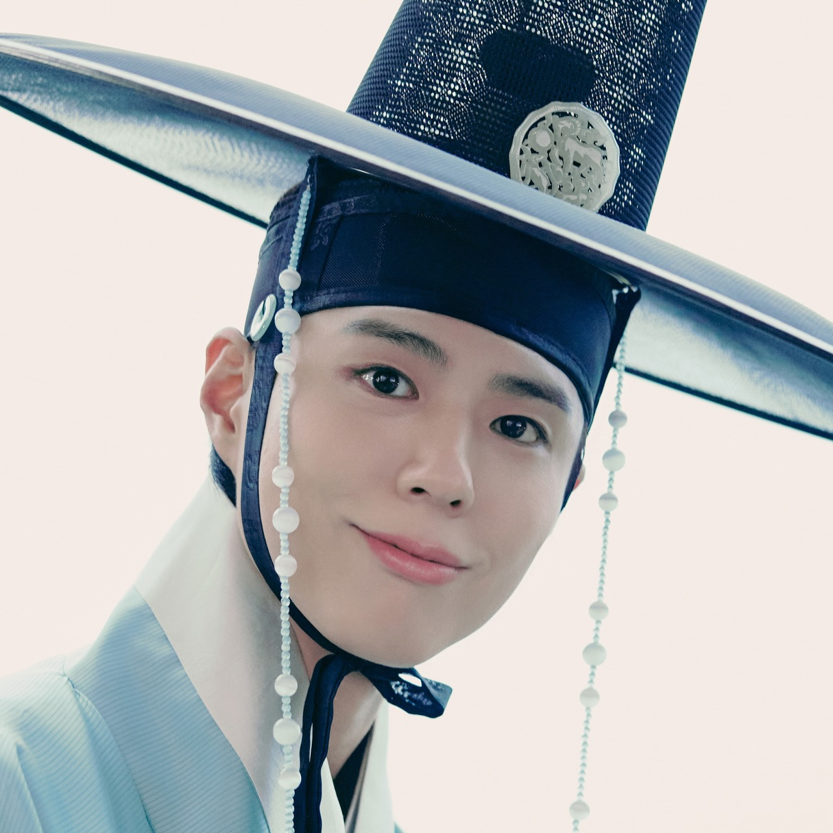 Behind-the-scenes cut of Park Bogum