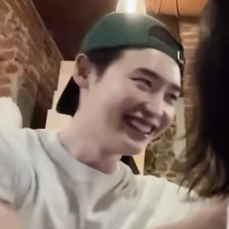 A moment captured by a fan of Lee Jongsuk