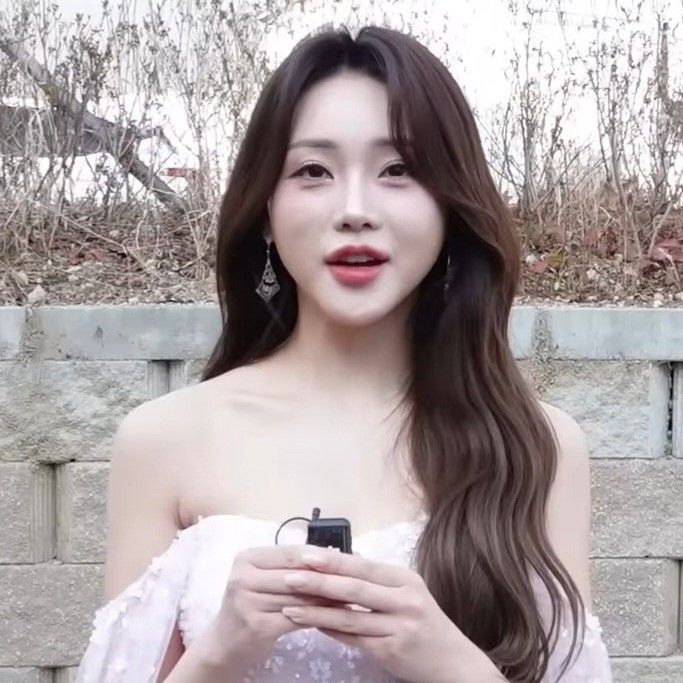 Momen yang diabadikan oleh penggemar Hong Jiyoon