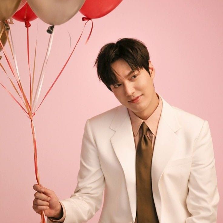 イ・ミンホの最近の活動ショット