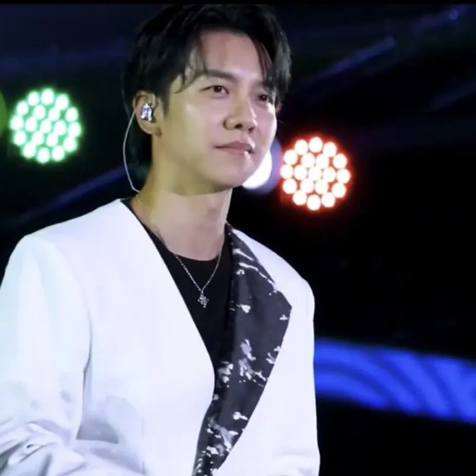 Cuplikan di balik layar dari Lee Seunggi