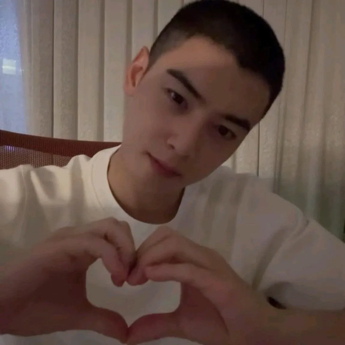 Behind-the-scenes cut of Cha Eunwoo