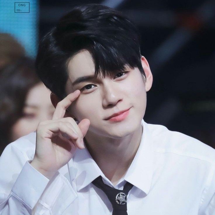 粉絲拍下的邕聖祐瞬間