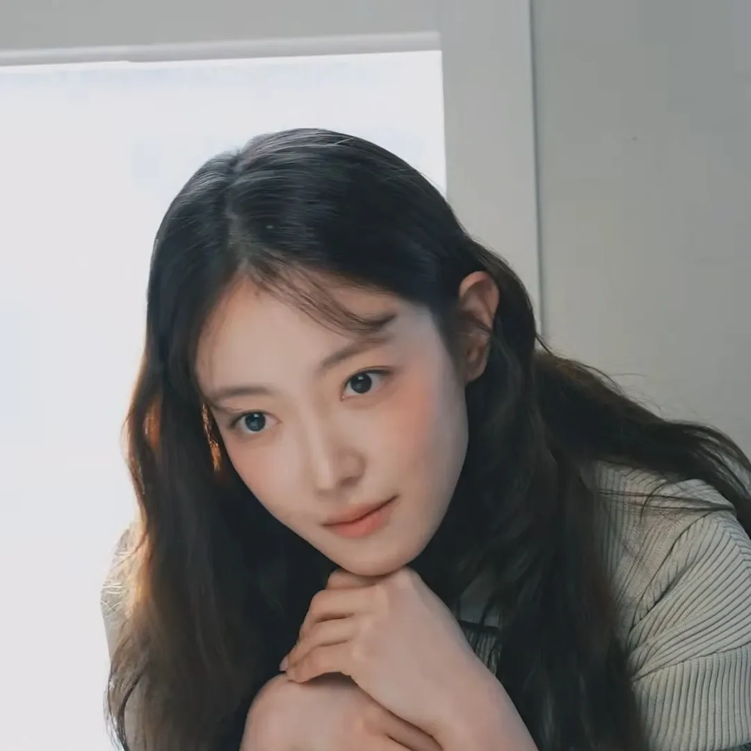 Behind-the-scenes cut of Lee Seyoung
