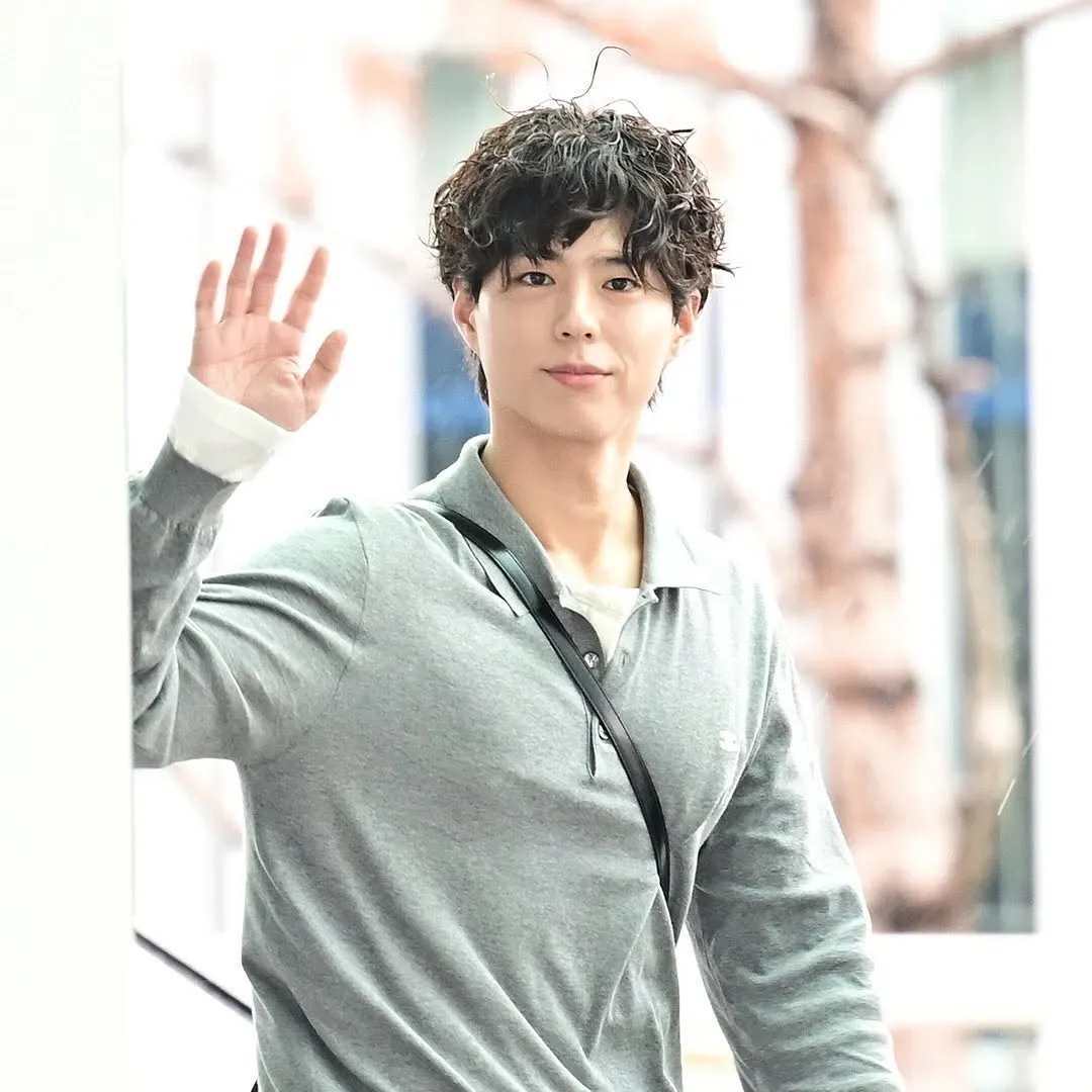 Recent activity shot of Park Bogum