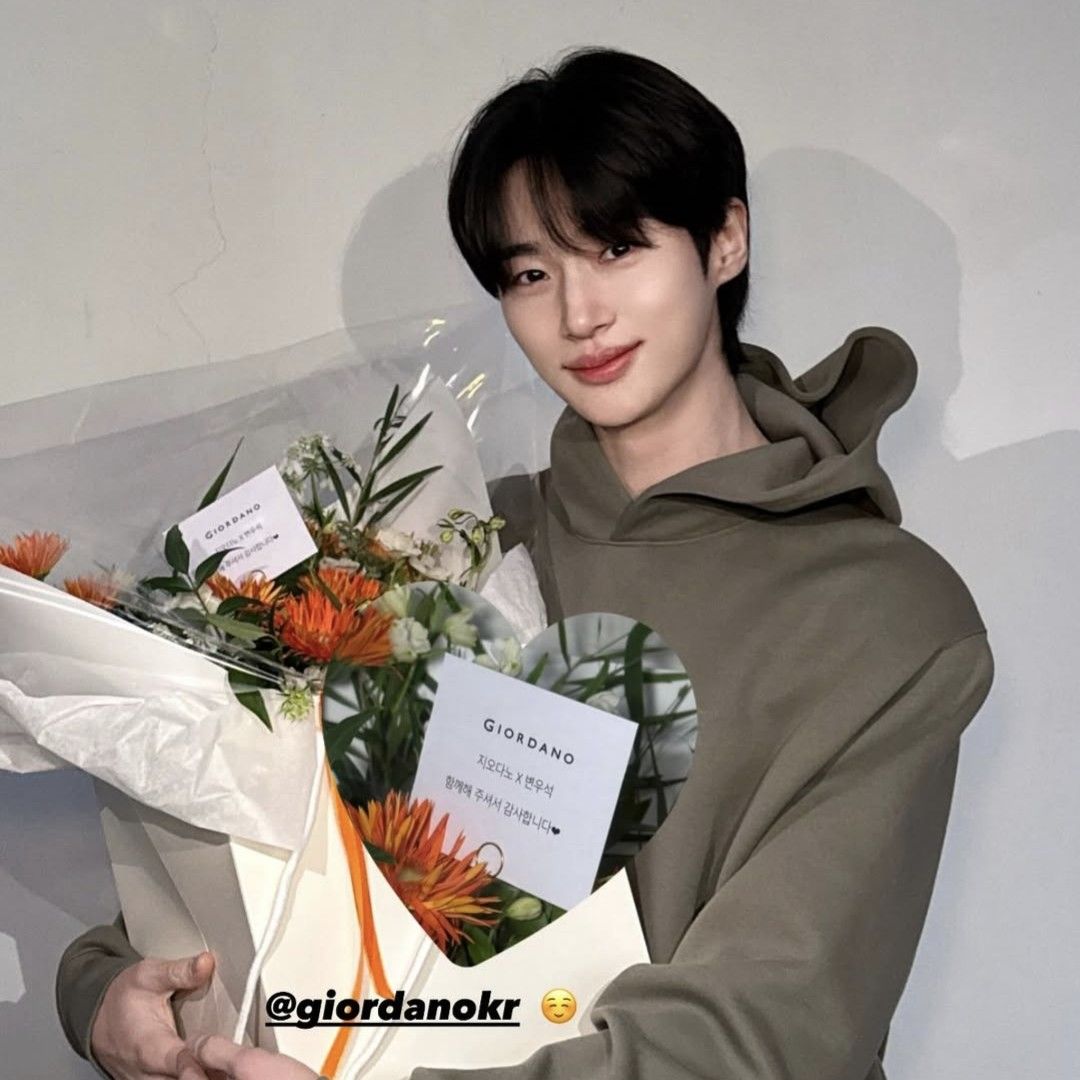 A moment captured by a fan of Byeon Wooseok