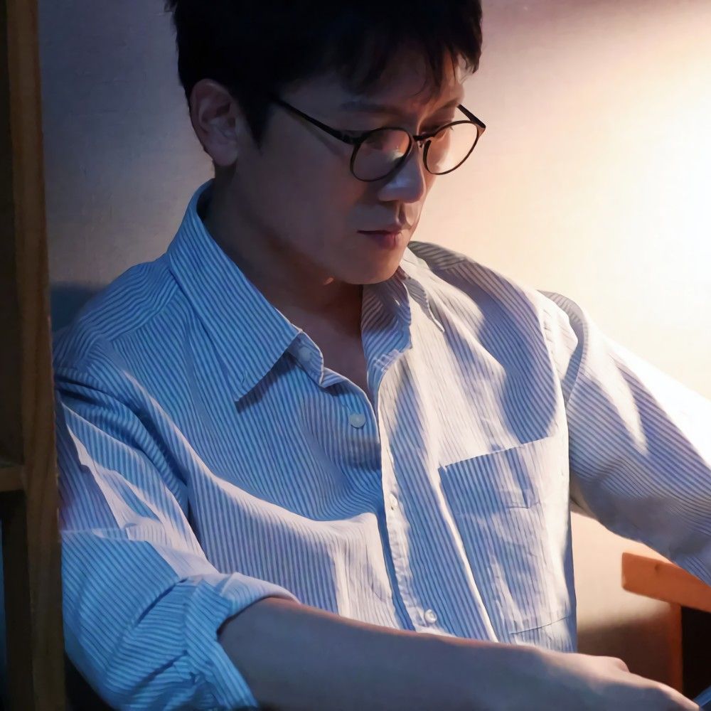 Recent activity shot of Ji Sung