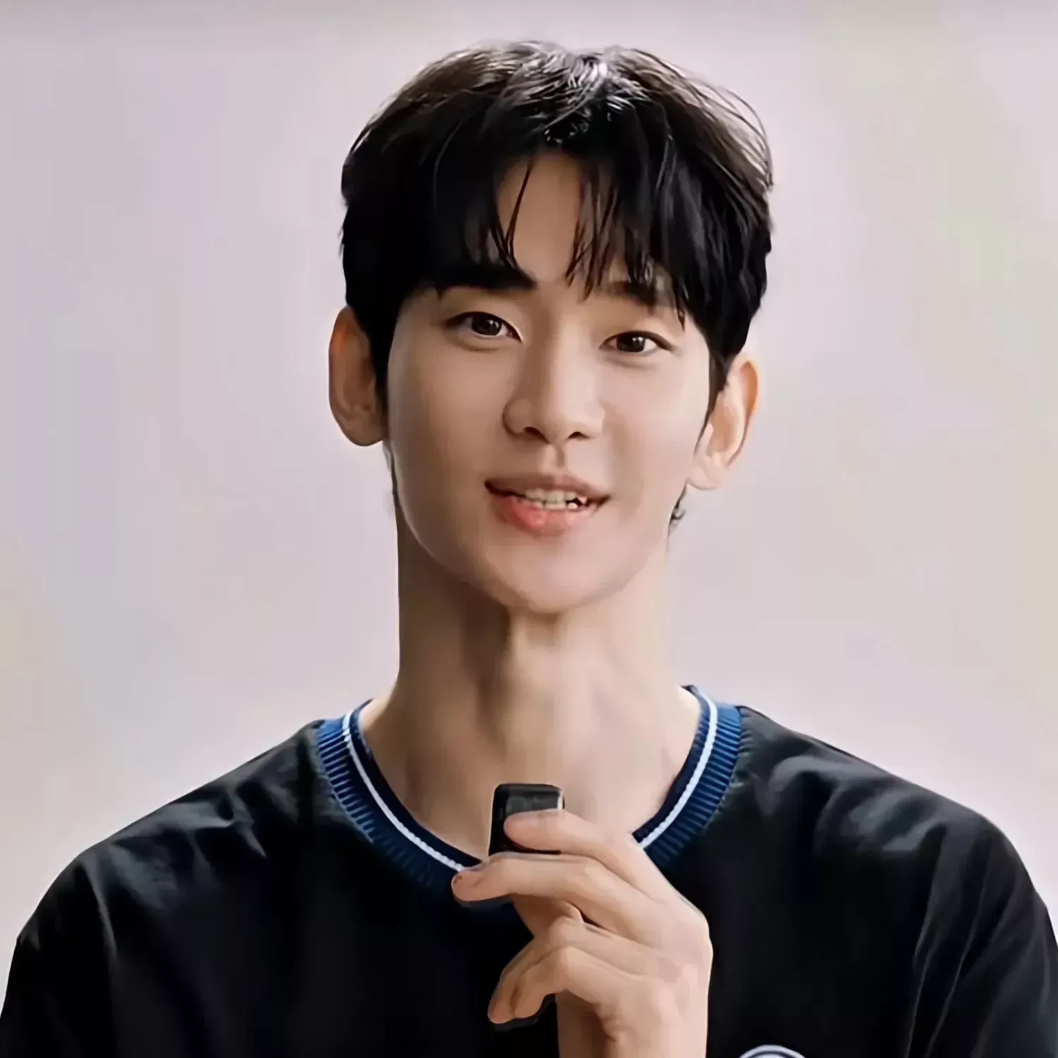 Recent activity shot of Kim Soohyun