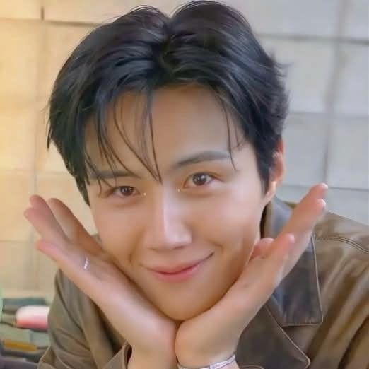 粉絲拍下的金宣虎瞬間