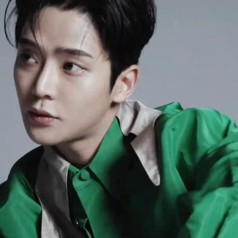 Foto terbaru dari Rowoon