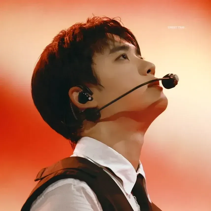Behind-the-scenes cut of Doh Kyungsoo (D.O.)