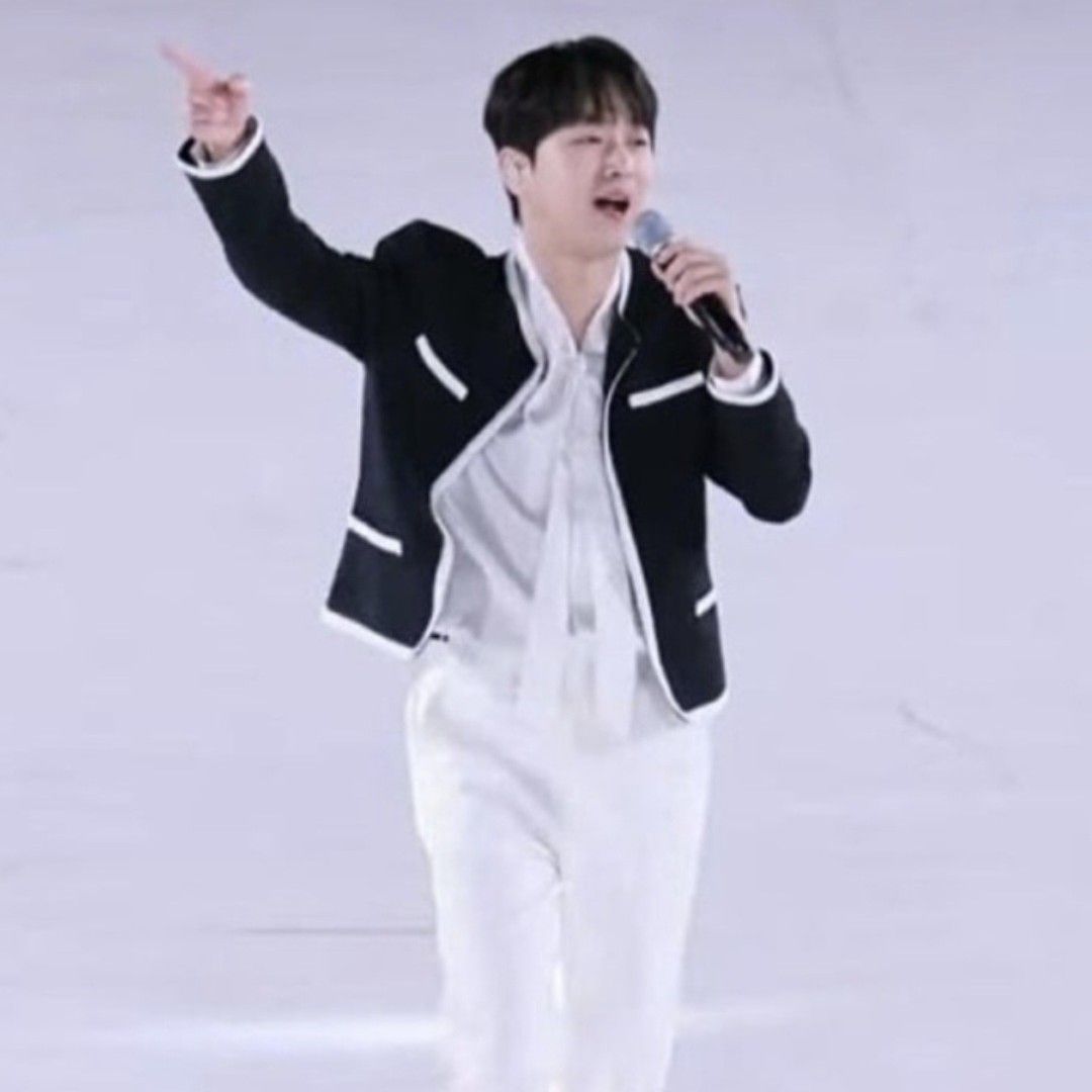 李灿元的最新照片